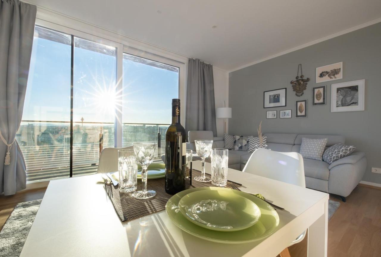 New Luxury Apartment Overlooking Wien Exterior foto